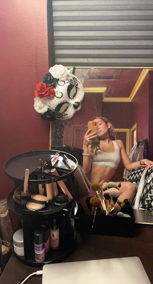 Horny matured girl down to tickle your fantasy ЁЯддЁЯС┐ - Image 2